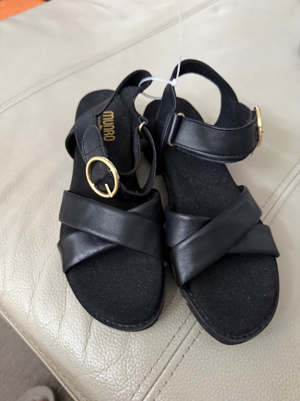 Munro Lnow Black Leather Sandal